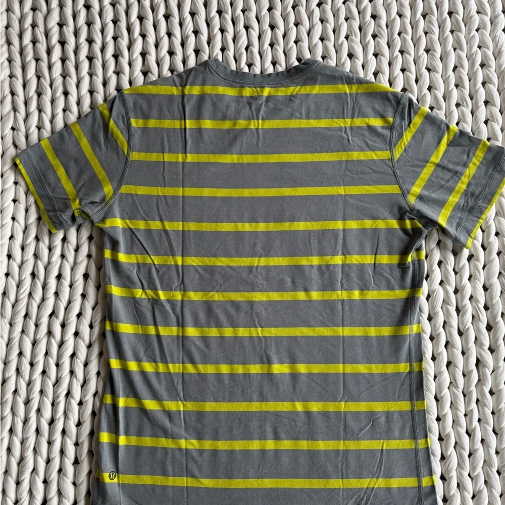 Lululemon 5 Year Basic Tee Gray and Yellow Striped Short Sleeve T-shirt NWOT - Picture 3 of 4